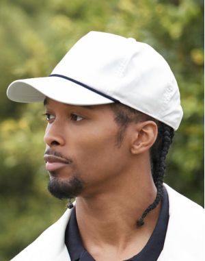 CASQUETTE DE GOLF DÉTAILLÉE